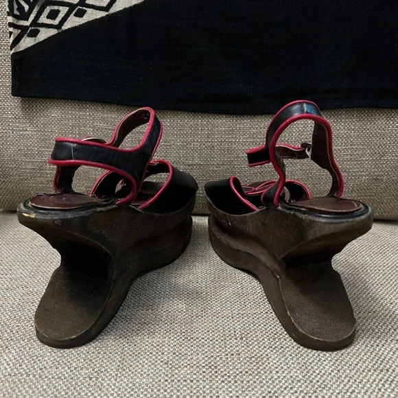 Vintage clothespin shoes. - Picture 13 of 16